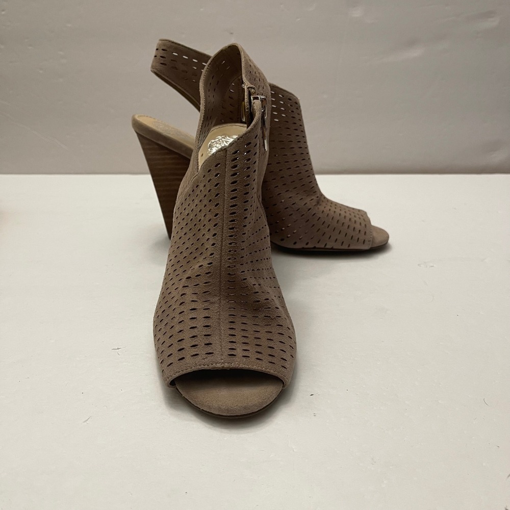 Vince Camuto Kellija Taupe Suede Perforated Peep Toe Block Heel Booties Size 7.5
